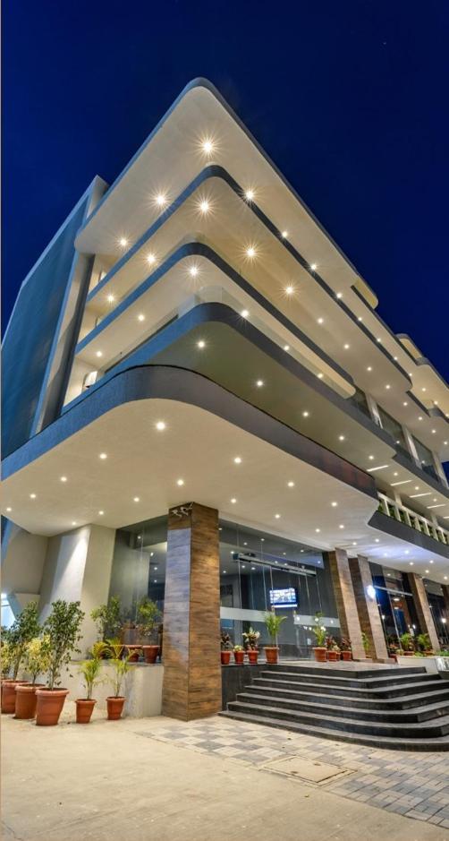 Afc Hotel Indore Eksteriør bilde